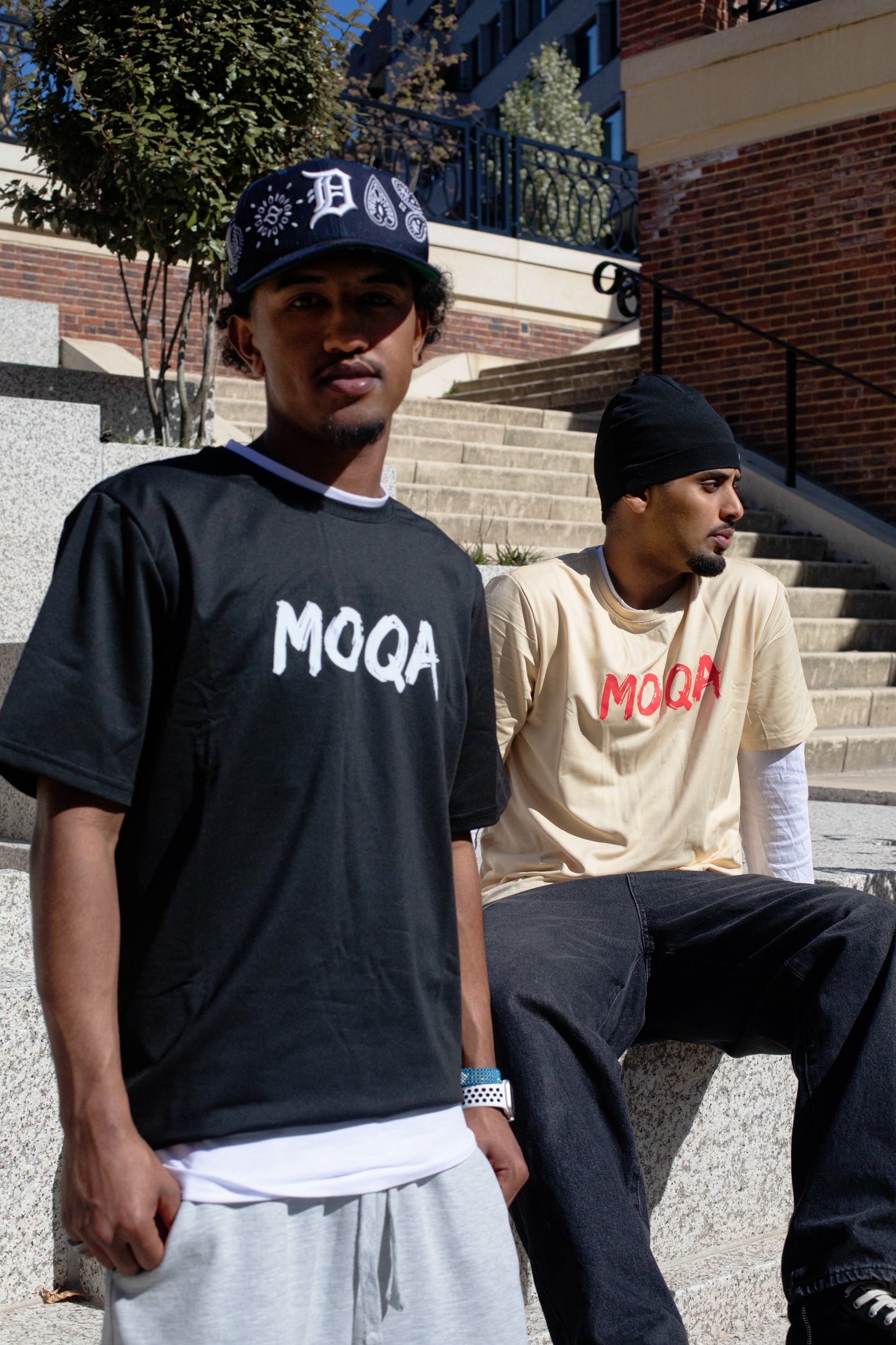 Black Tee - White Moqa